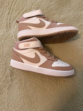Nike Kids Mid-Top Sneakers in Cream and Tan - NWOT